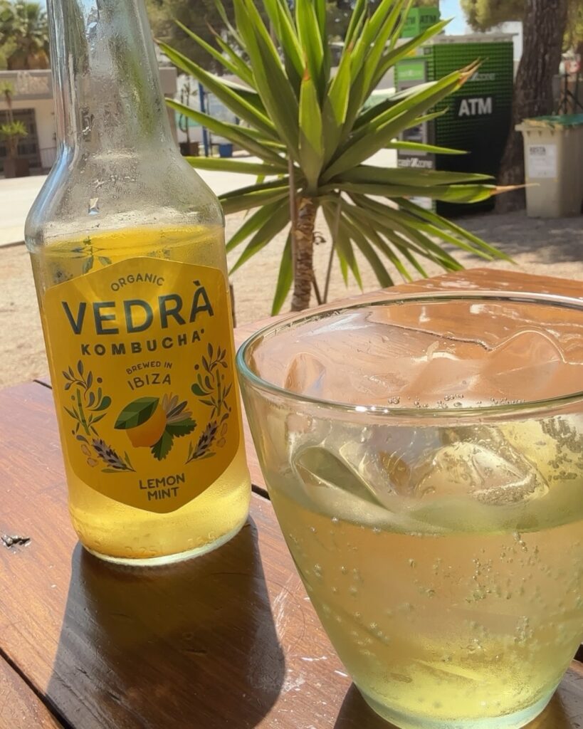 Védra kombucha and an iced drink at Es Pins café